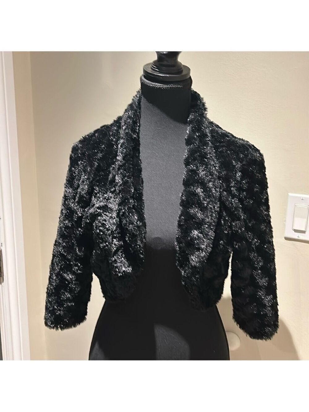 Faux fur evening capelet